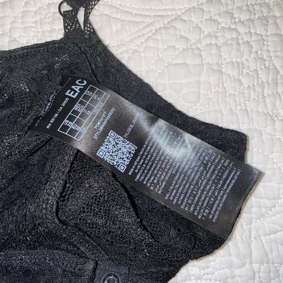 Guess Lace Bodysuit - Picture 3 of 4